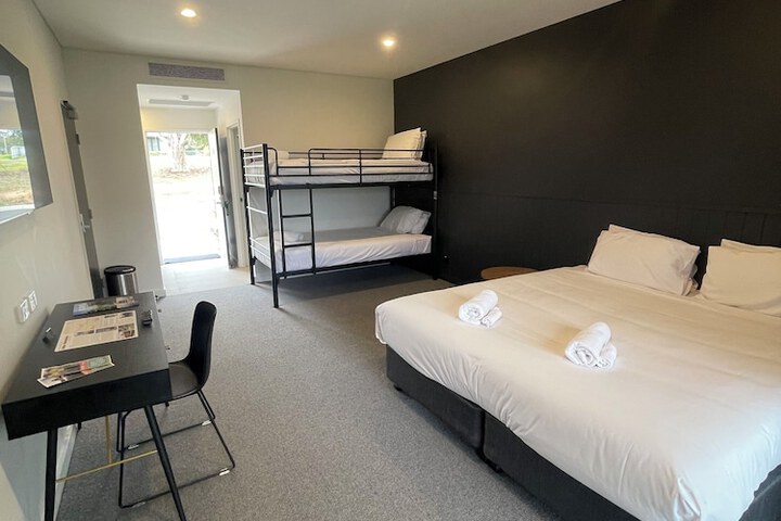 Room 11 of 36