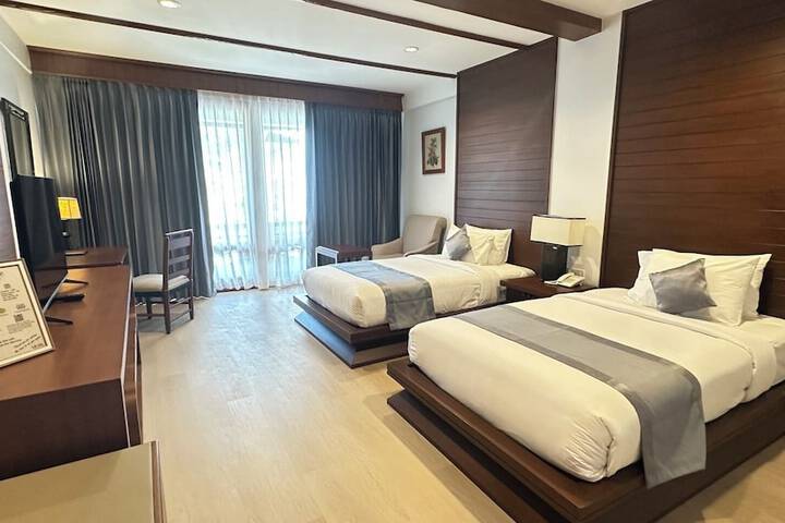 Room 2 of 35