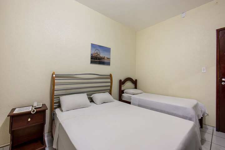 Room 11 of 32