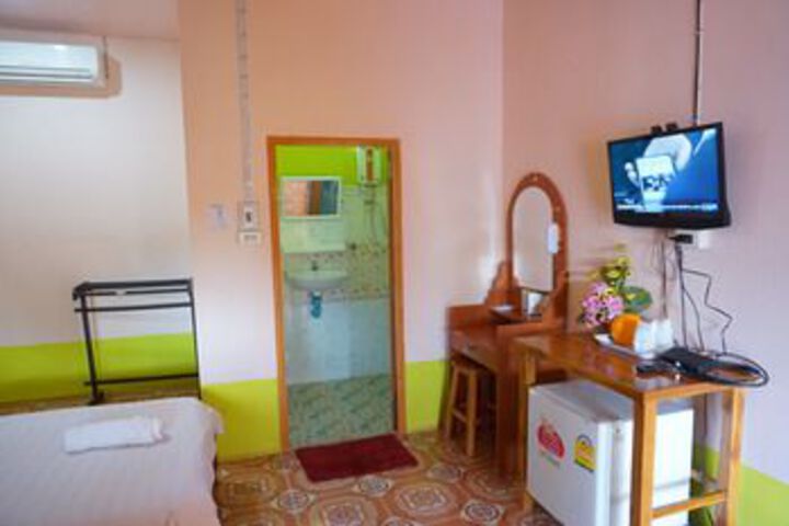 Room 21 of 32