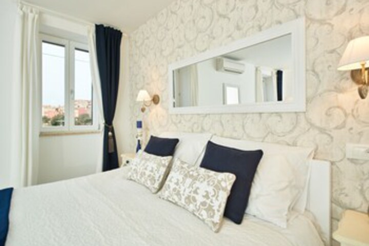 Room 202 of 306