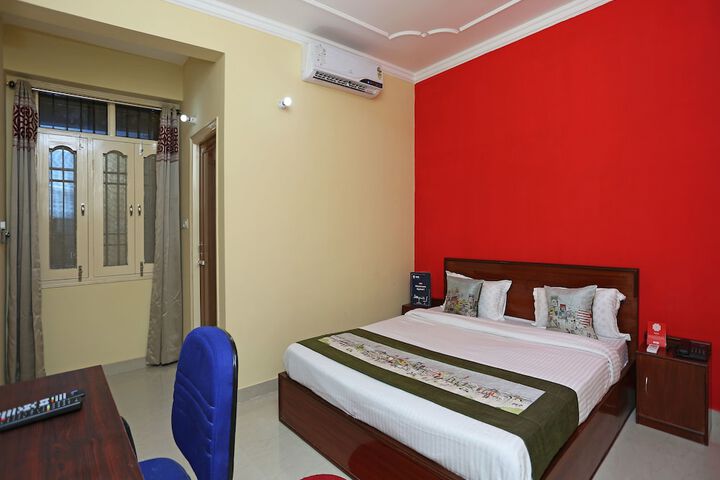 Room 6 of 7