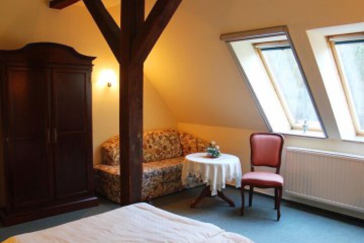 Room 7 of 24