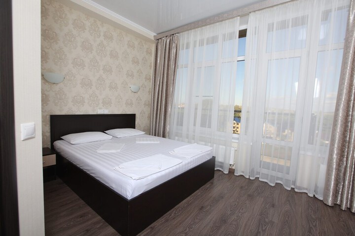 Room 6 of 86