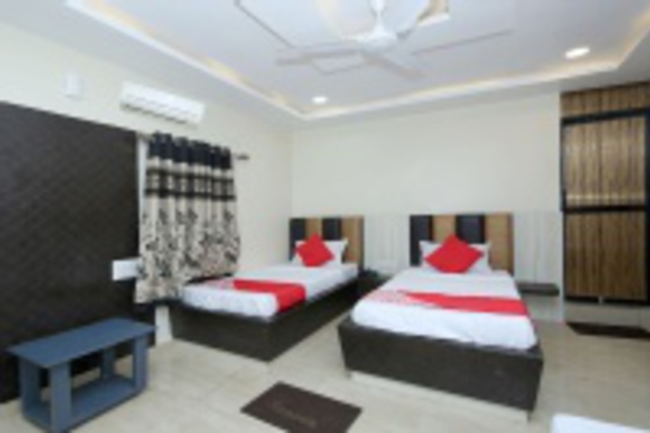 Room 353 of 407