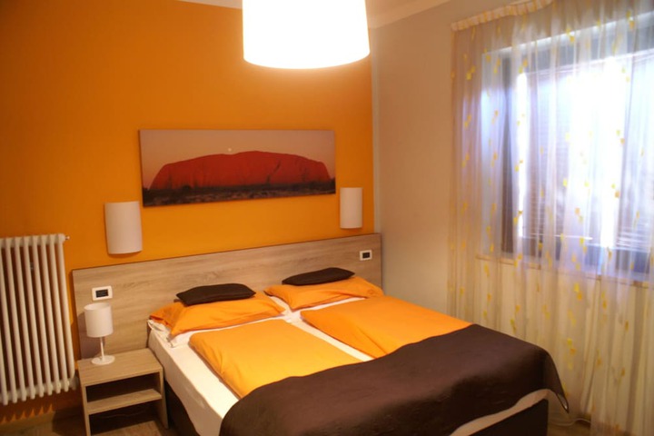 Room 10 of 75