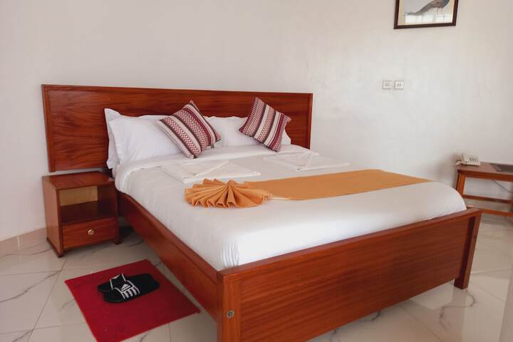 Room 4 of 43