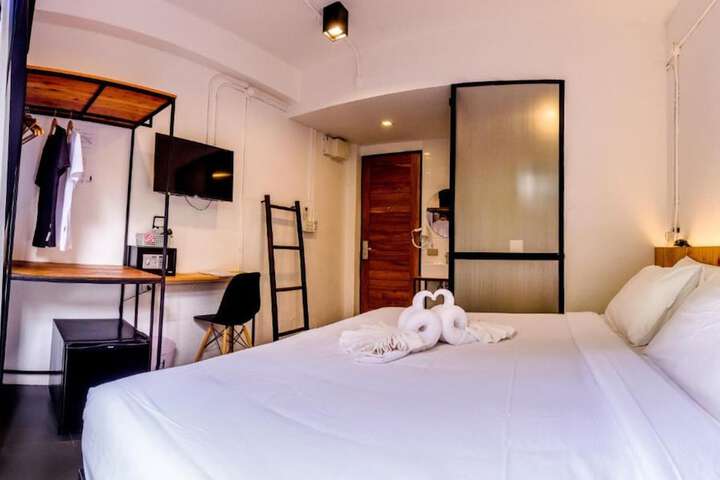 Room 19 of 42