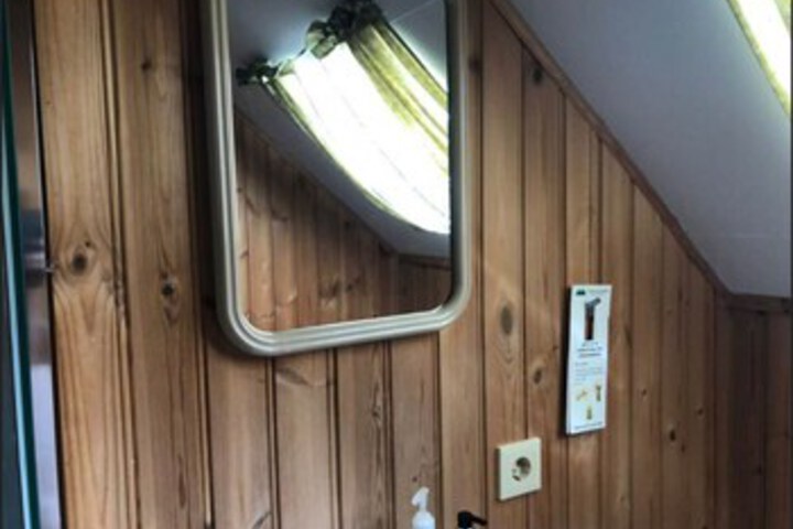 Room 2 of 39