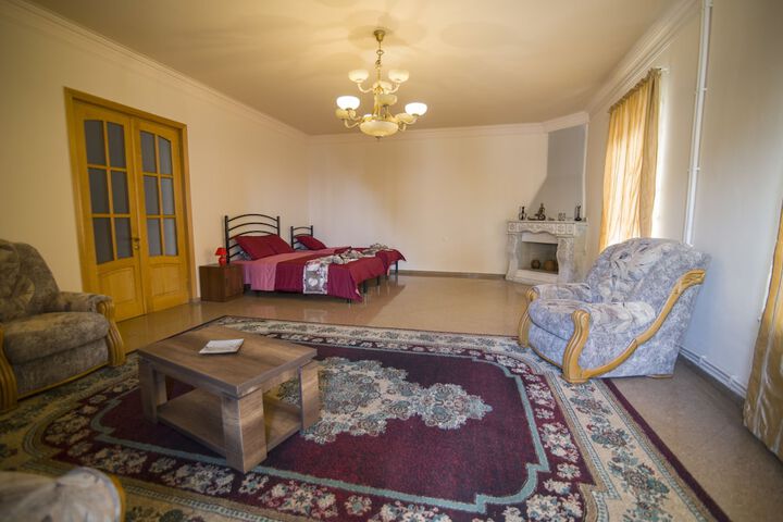 Room 7 of 13