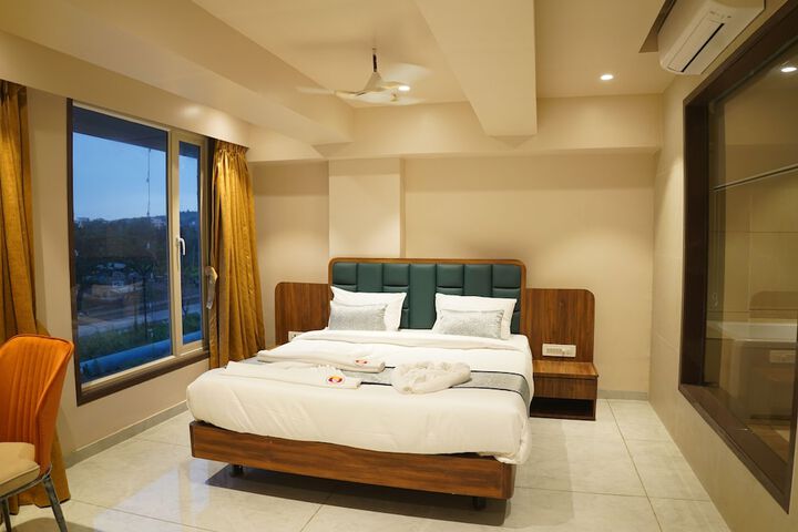 Room 5 of 38