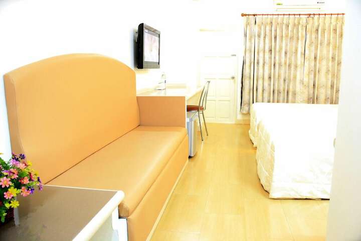 Room 15 of 19