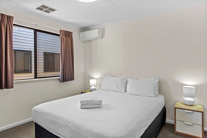 Room 4 of 64