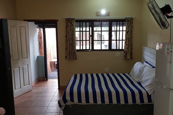 Room 10 of 18