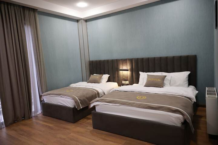 Room 25 of 42