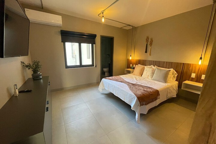 Room 69 of 94