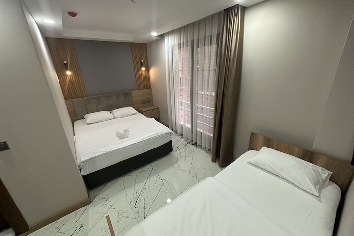 Room 17 of 40