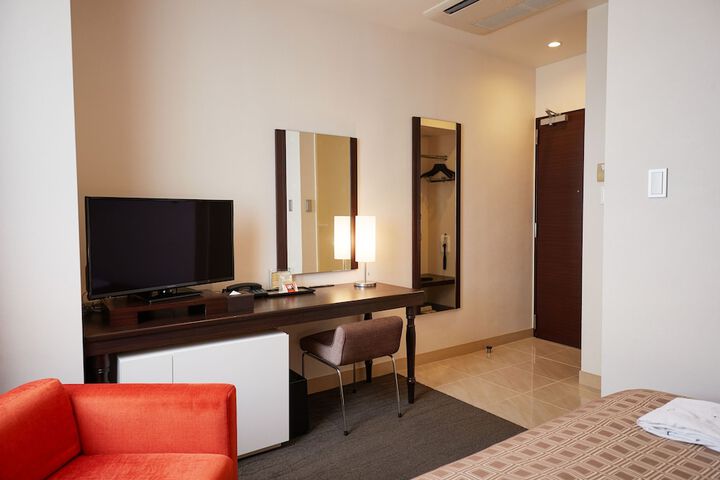 Room 19 of 79