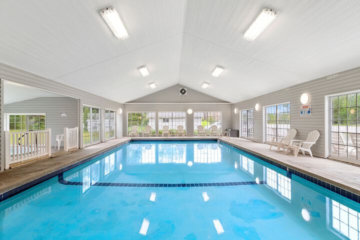 Pool 25 of 39