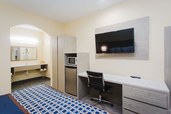 Room 21 of 49