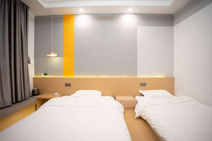 Room 16 of 49