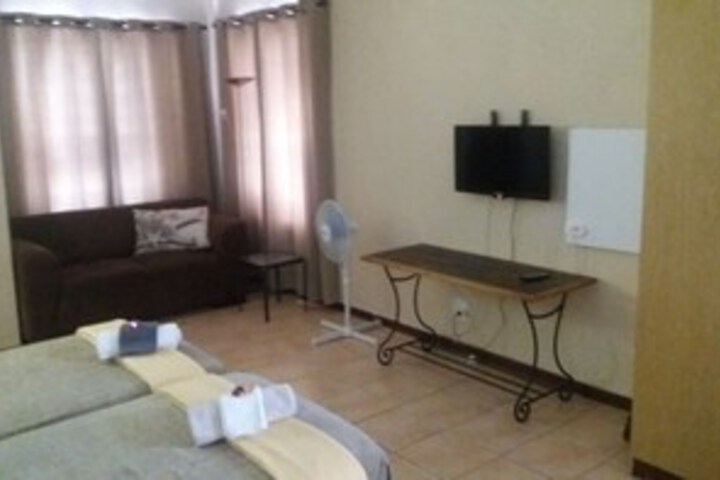 Room 8 of 18