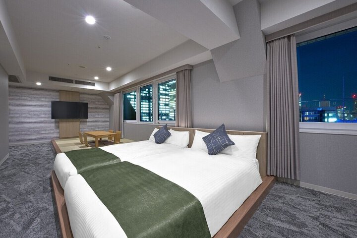 Room 9 of 35