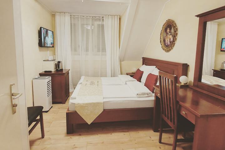 Room 26 of 266