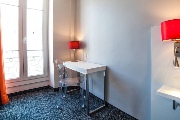 Room amenity