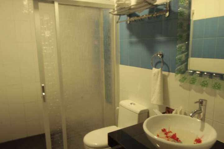 Room 18 of 32