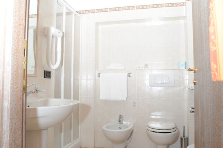 Room 17 of 22