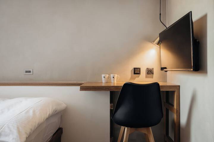 Room 28 of 61