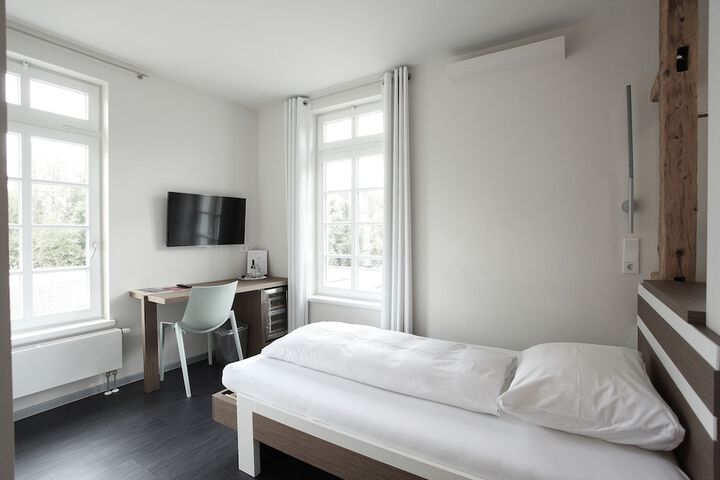 Room 3 of 35