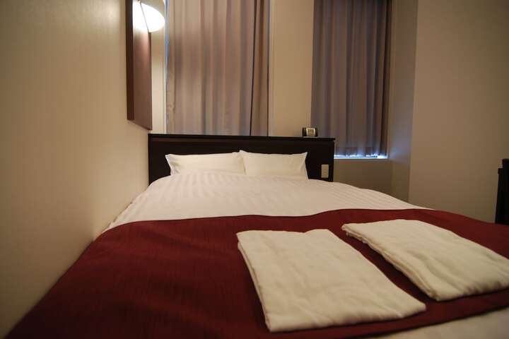Room 10 of 25
