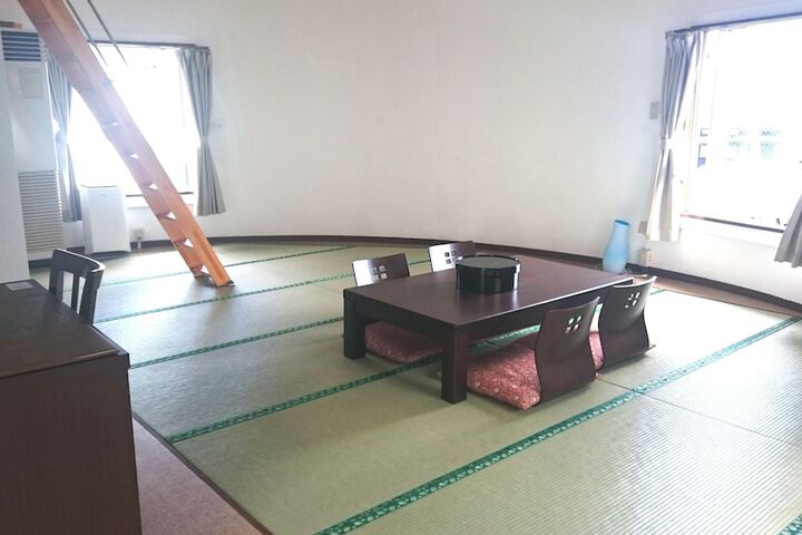 Room 14 of 49