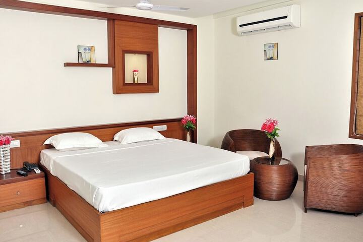 Room 12 of 36