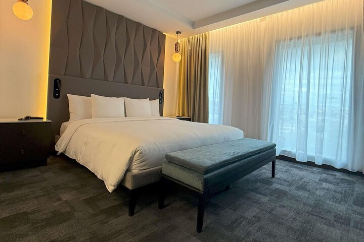 Room 17 of 150