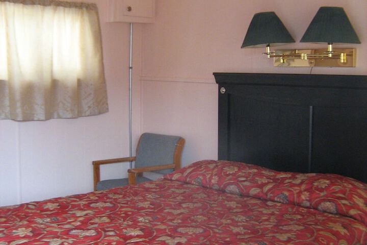 Room 2 of 39