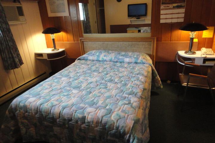 Room 3 of 33