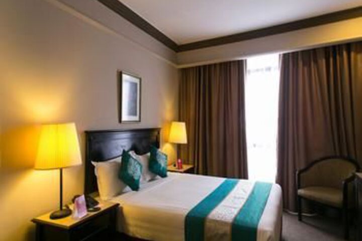 Room 8 of 25