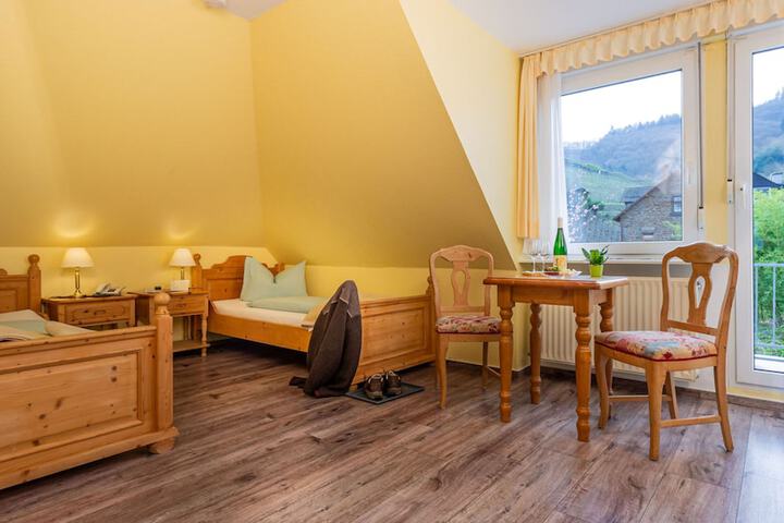 Room 20 of 65