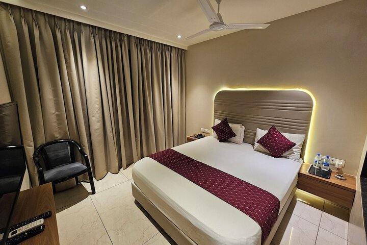 Room 14 of 30