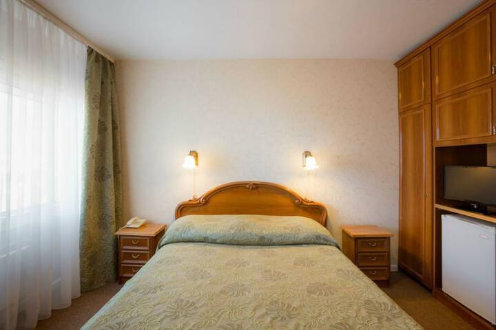 Room 9 of 44