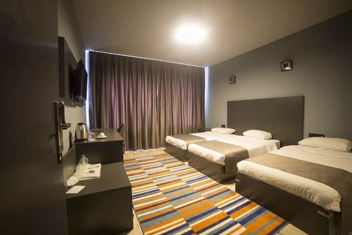 Room 11 of 31