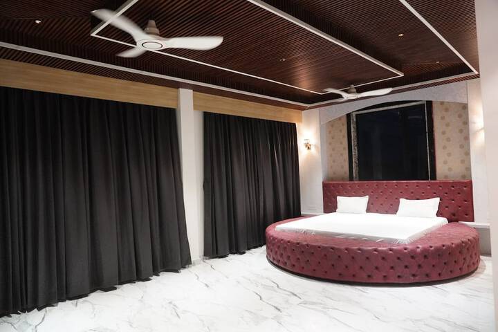 Room 11 of 60
