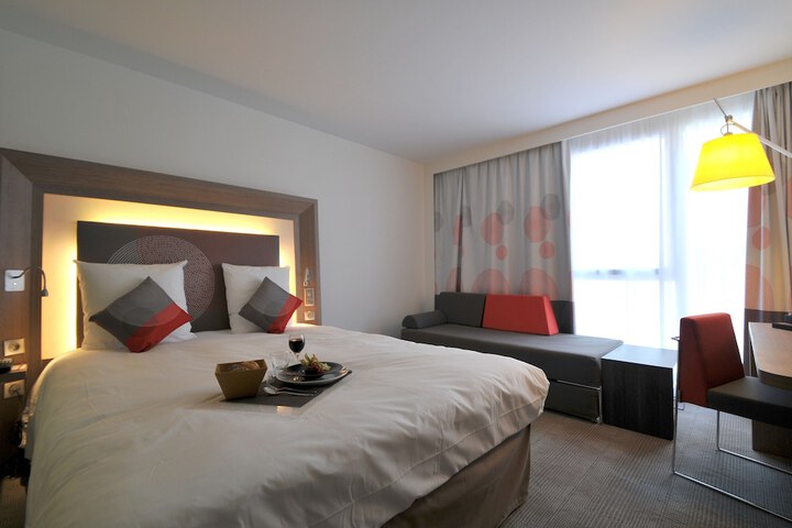 Room 12 of 98