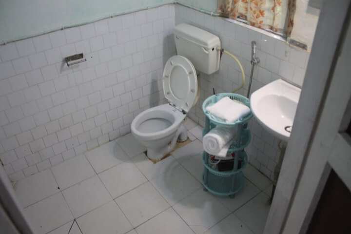 Room 10 of 24