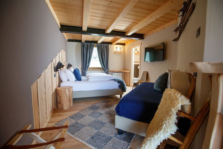 Room 44 of 172