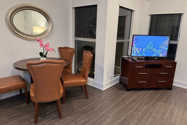Room 25 of 61