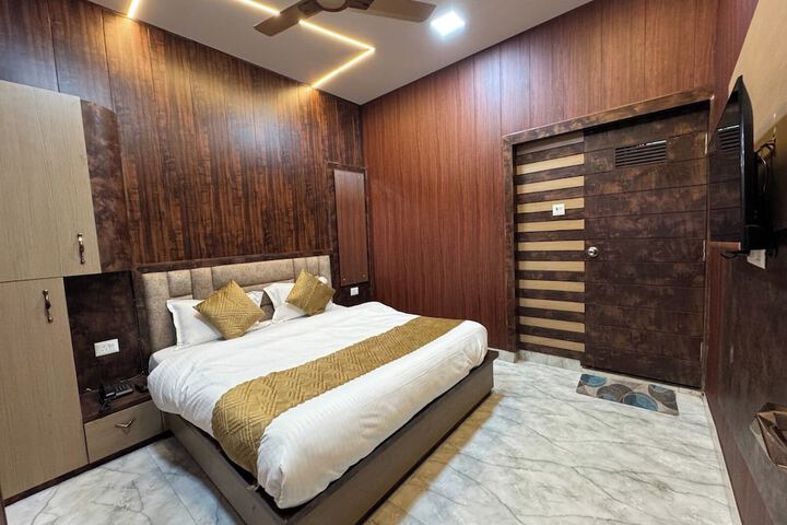 Room 3 of 26